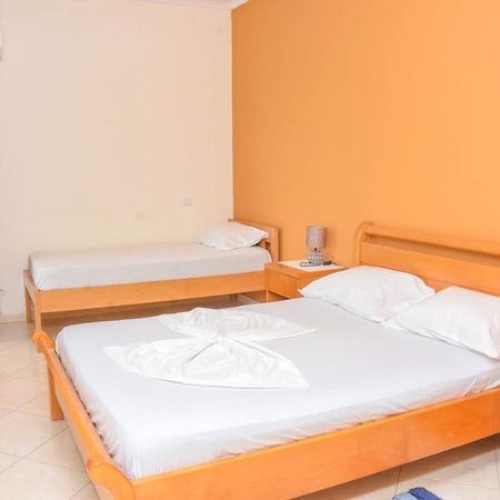 Paris Hotel Praia Esterno foto